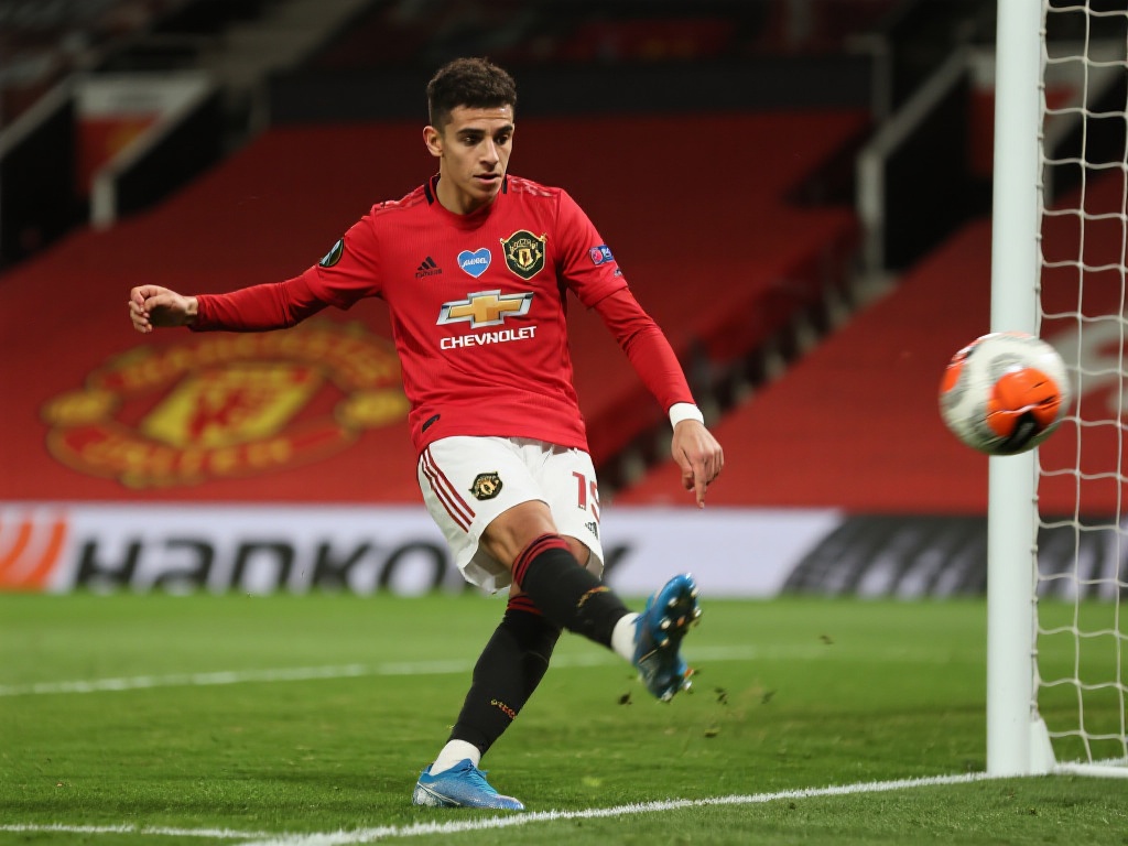 远射之王！17-18赛季以来梅西五大联赛禁区外进球40球独领风骚